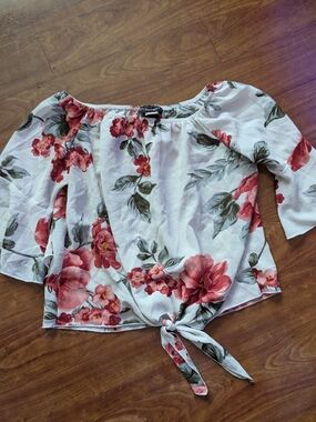 Discreet White Off-Shoulder Tie-Front Floral Blouse with Pink Print